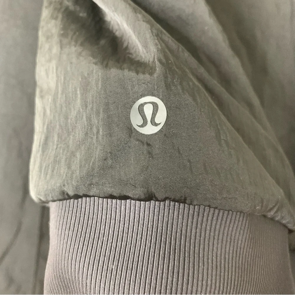 Lululemon womens black non stop reversible bomber jacket 12
